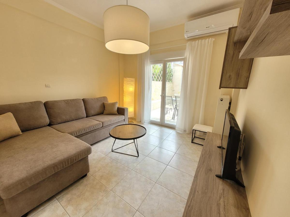 דירות Kallithea  Anris & Dianas Dom - In A Quiet Part Of The Center מראה חיצוני תמונה
