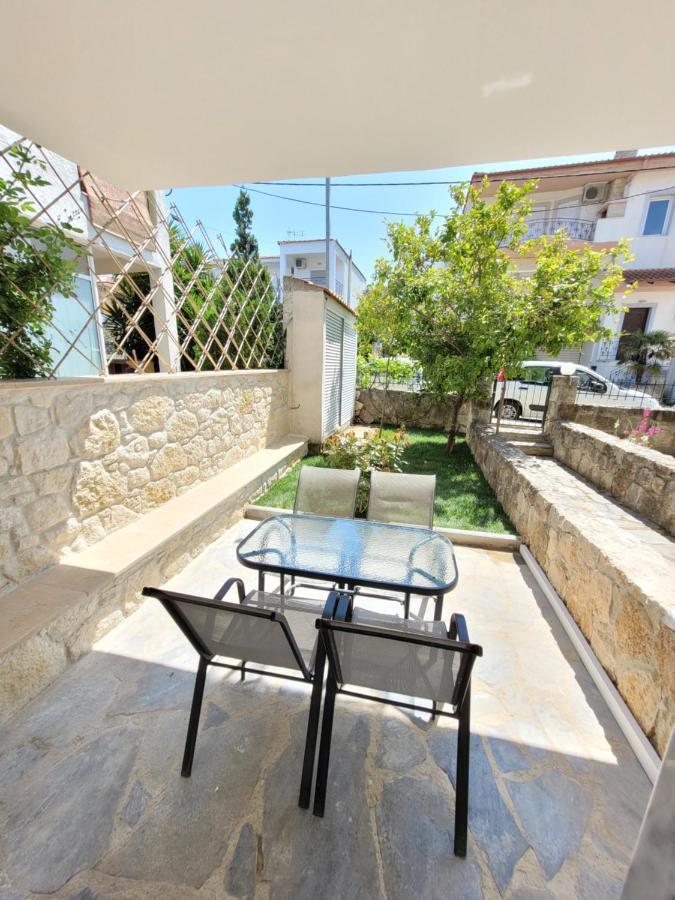 דירות Kallithea  Anris & Dianas Dom - In A Quiet Part Of The Center מראה חיצוני תמונה